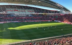 作为一名击球员除了要小心投手，更要小心接手